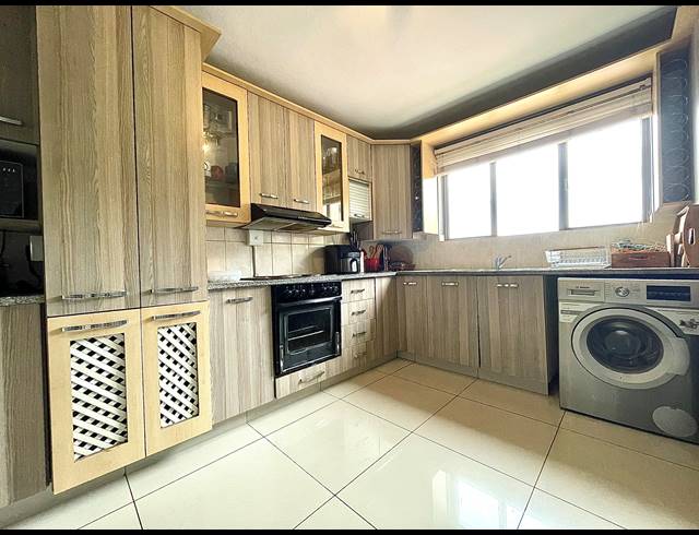 2 BEDROOM APARTMENT FOR SALE IN MONTCLAIR
